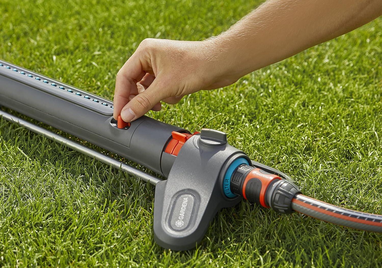 imageGARDENA 20570 Up to 3800 sq ft AquaZoom Adjustable Oscillating Yard Sprinkler for Watering Large Area Lawn and Garden Aquazoom Outdoor oscillating Sprinkler has Wide Heavy Duty Base3800 ft