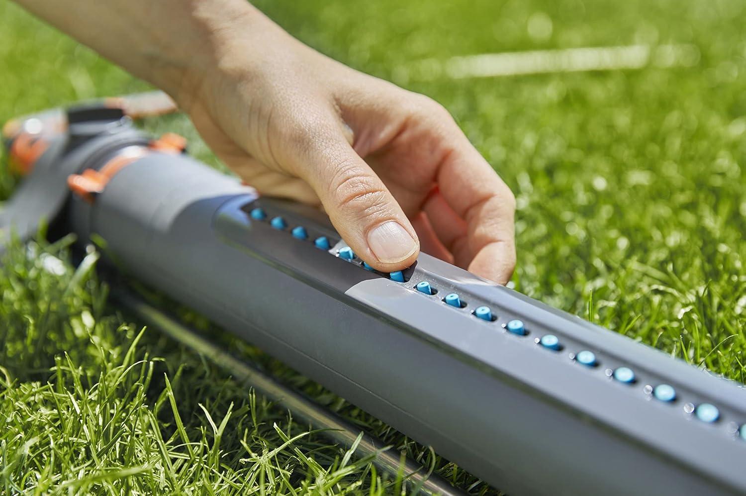 imageGARDENA 20570 Up to 3800 sq ft AquaZoom Adjustable Oscillating Yard Sprinkler for Watering Large Area Lawn and Garden Aquazoom Outdoor oscillating Sprinkler has Wide Heavy Duty Base3800 ft