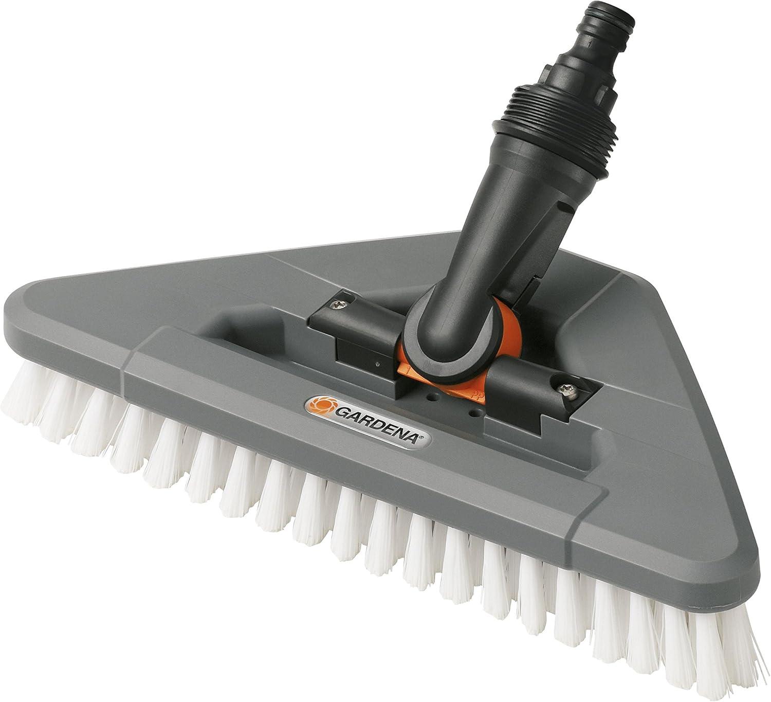 imageBalai de lavage dur articul de Gardena brosse de nettoyage articule pour le nettoyage des coins 556220Balai de lavage dur articul