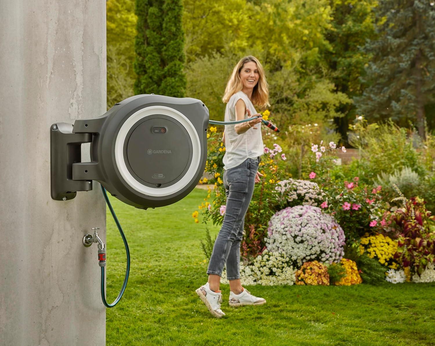 imageGardena Dvidoir mural PowerRoll XL ReadytouseSet Dvidoir automatique avec 35 m de tuyau darrosage guidetuyau et technologie RollControll kit complet avec batterie 1864220Blanc