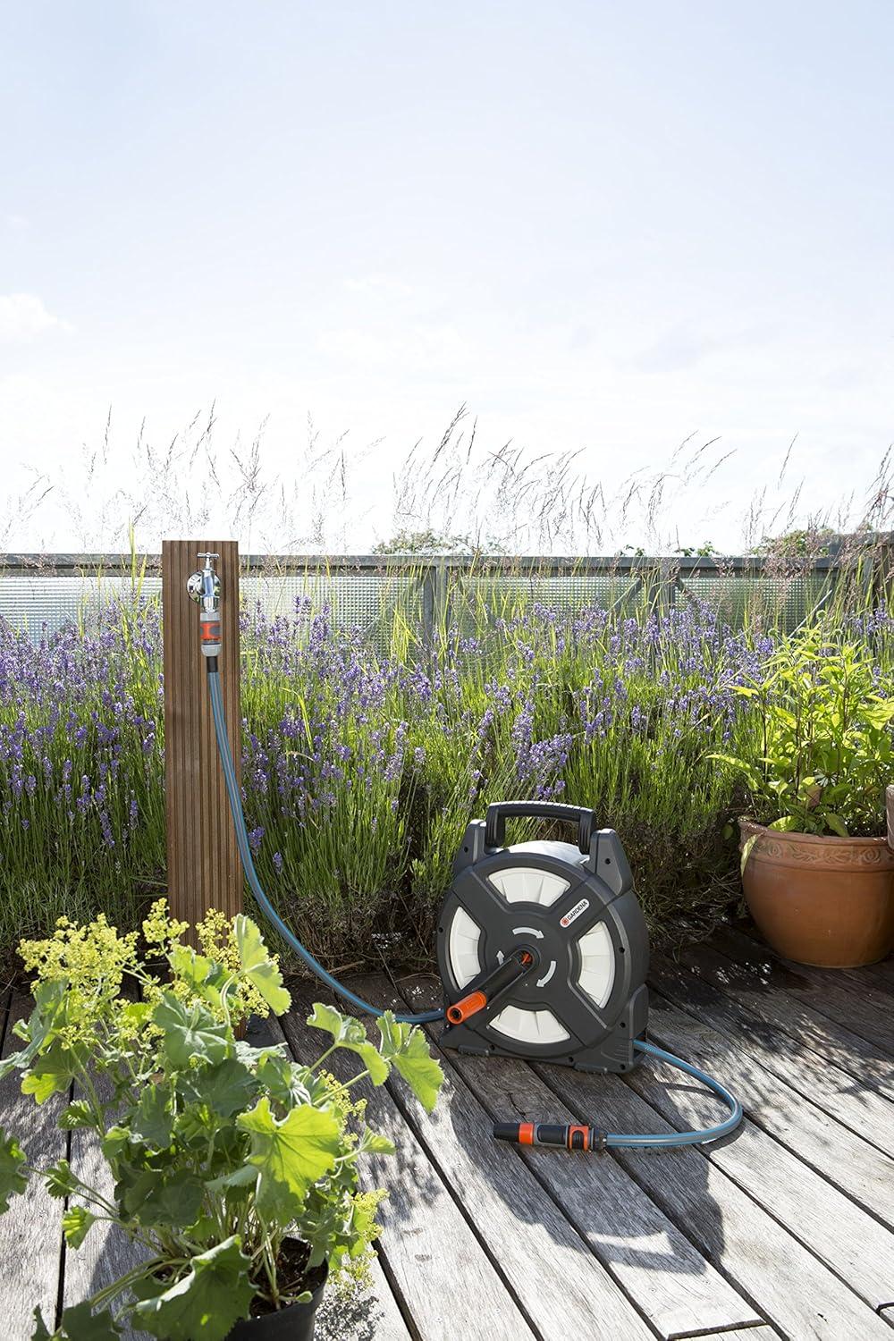 imageGardena Dvidoir portable pour balcons et terrasses 10 m dvidoir avec tuyau de 10 m manivelle et poigne rtractables rangement peu encombrant pour terrasse et jardin 184002010m