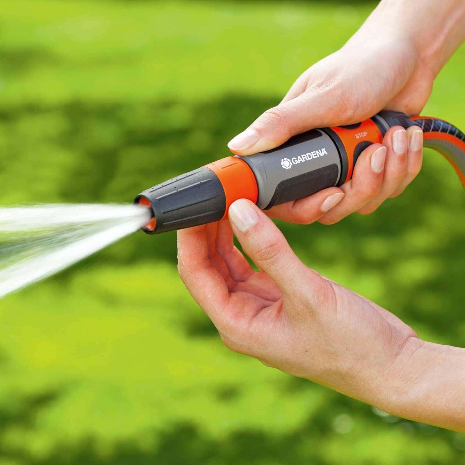 imageGardena EcoLine Ncessaire de base Avec pistolet de nettoyage nez de robinet adaptateur raccord de tuyau et raccord aquastop pour arrosage et nettoyage rsistant aux UV et au gel 1890020Ncessaire de base