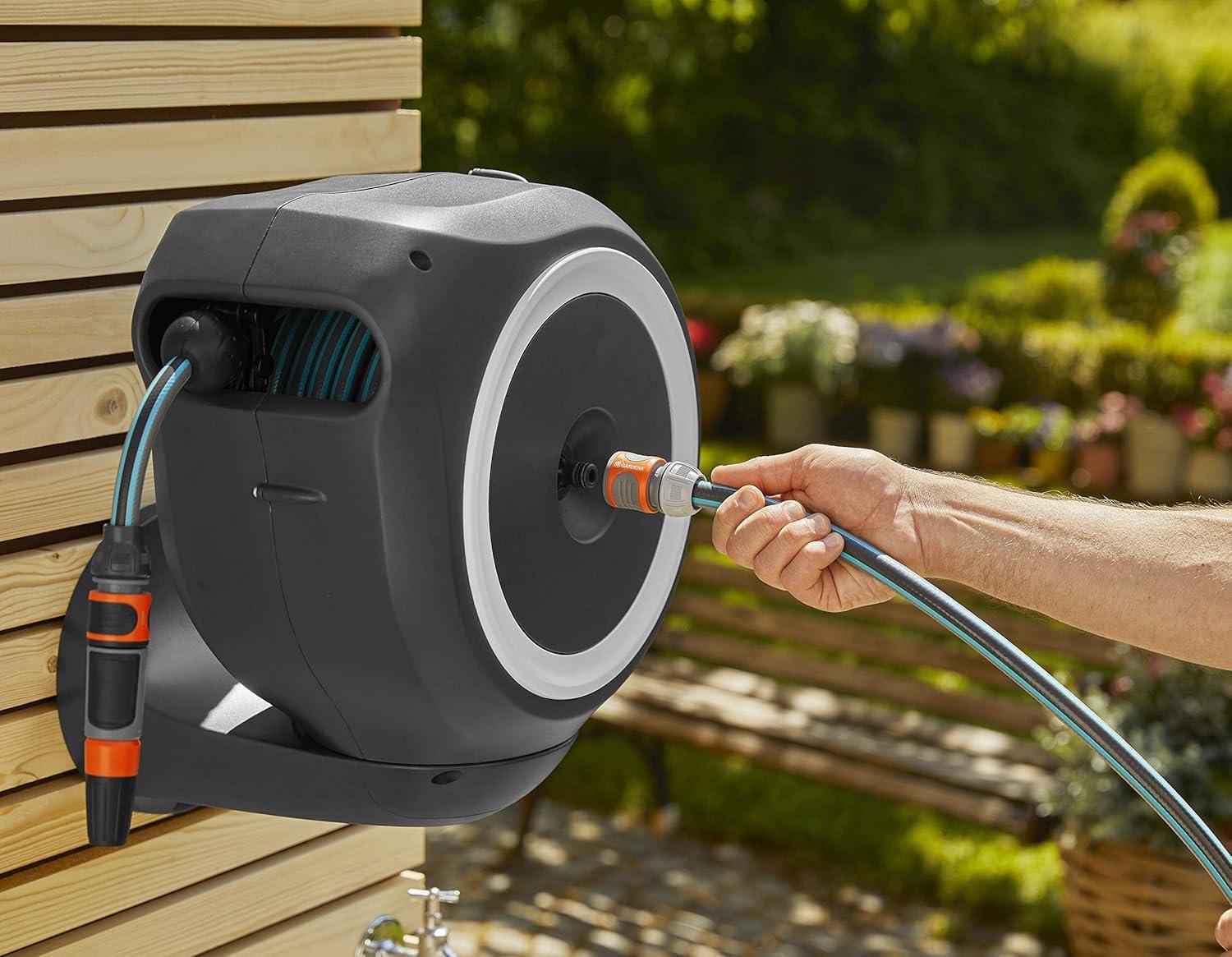 imageGardena RollUp XL 35m Solution darrosage flexible pour grands jardins avec coffre mural pivotant incluantun tuyau de qualit Gardena de 35m et une douchette de jardin Classic 1863260 18312332025