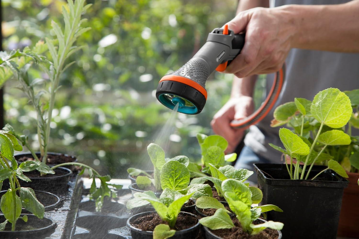 imagePistoletarrosoir pour plantes sensibles Comfort de Gardena pulvrisateur pour larrosage des fleurs des herbes et des semis rglable 1832120Pistoletarrosoir pour plantes sensibles