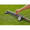Arroseur pour surfaces carrées AquaZoom Gardena S : Arroseur pour l’arrosage de surfaces de 9-150 m², portée 3-15 m, distance de jet 3-10 m, filtre métallique intégré (18710-20)(28 m² – max. 350 m²)