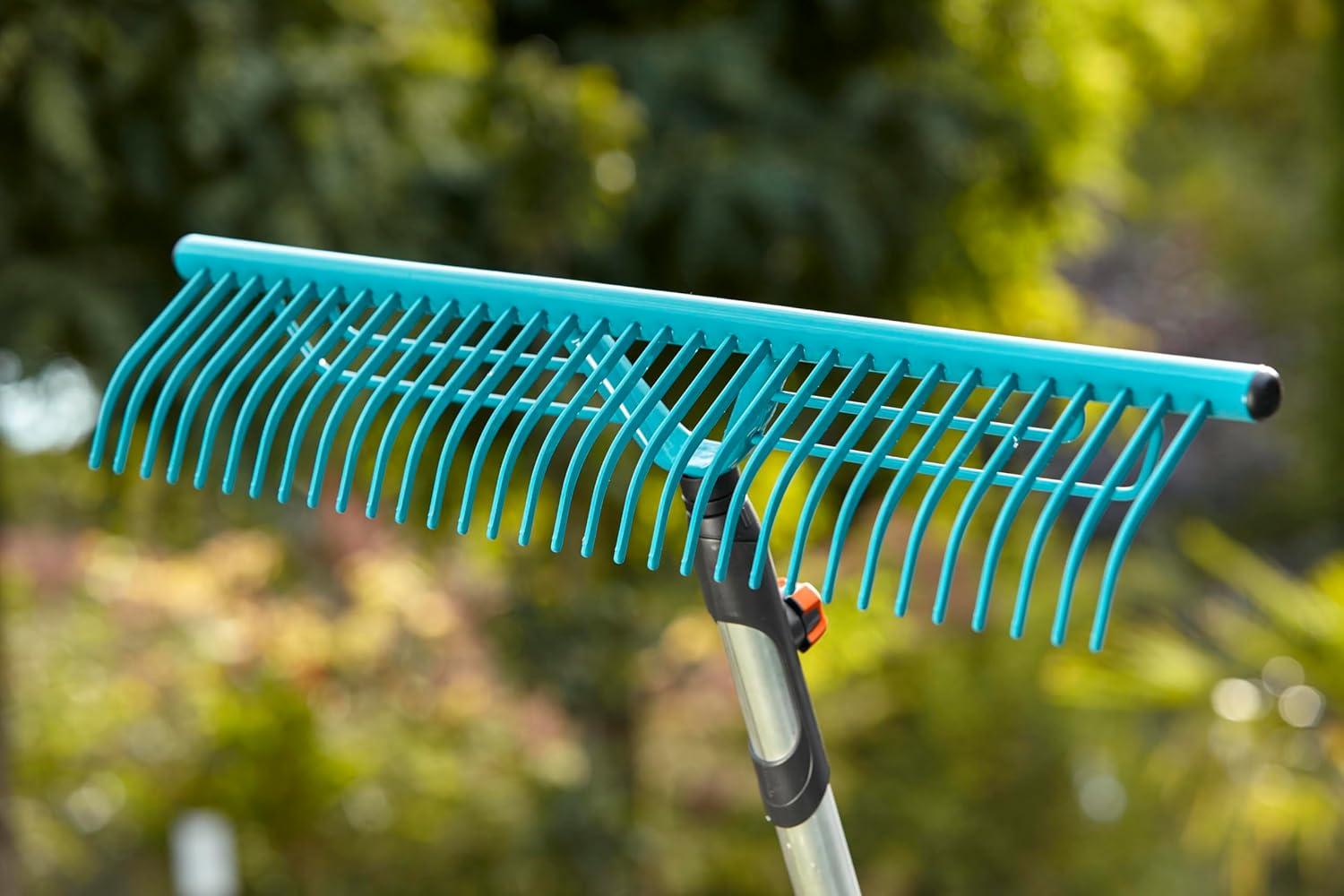 imageBalai Gazon Acier Combisystem de Gardena rteau Feuillage Largeur de Travail de 50 cm idal pour balayer Les dchets de Jardin Compatible avec Tous Les Manches CS 310220Rteau gazon 60 cm