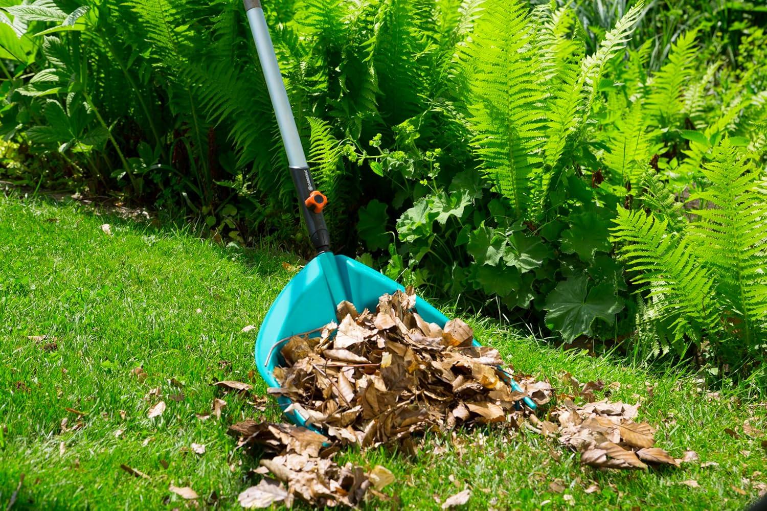 imageBalai gazonpelle combisystem Gardena pratique pour balayer et soulever les feuilles et les dchets de jardin avec dents en plastique robuste largeur de travail 365 cm 312020Simple