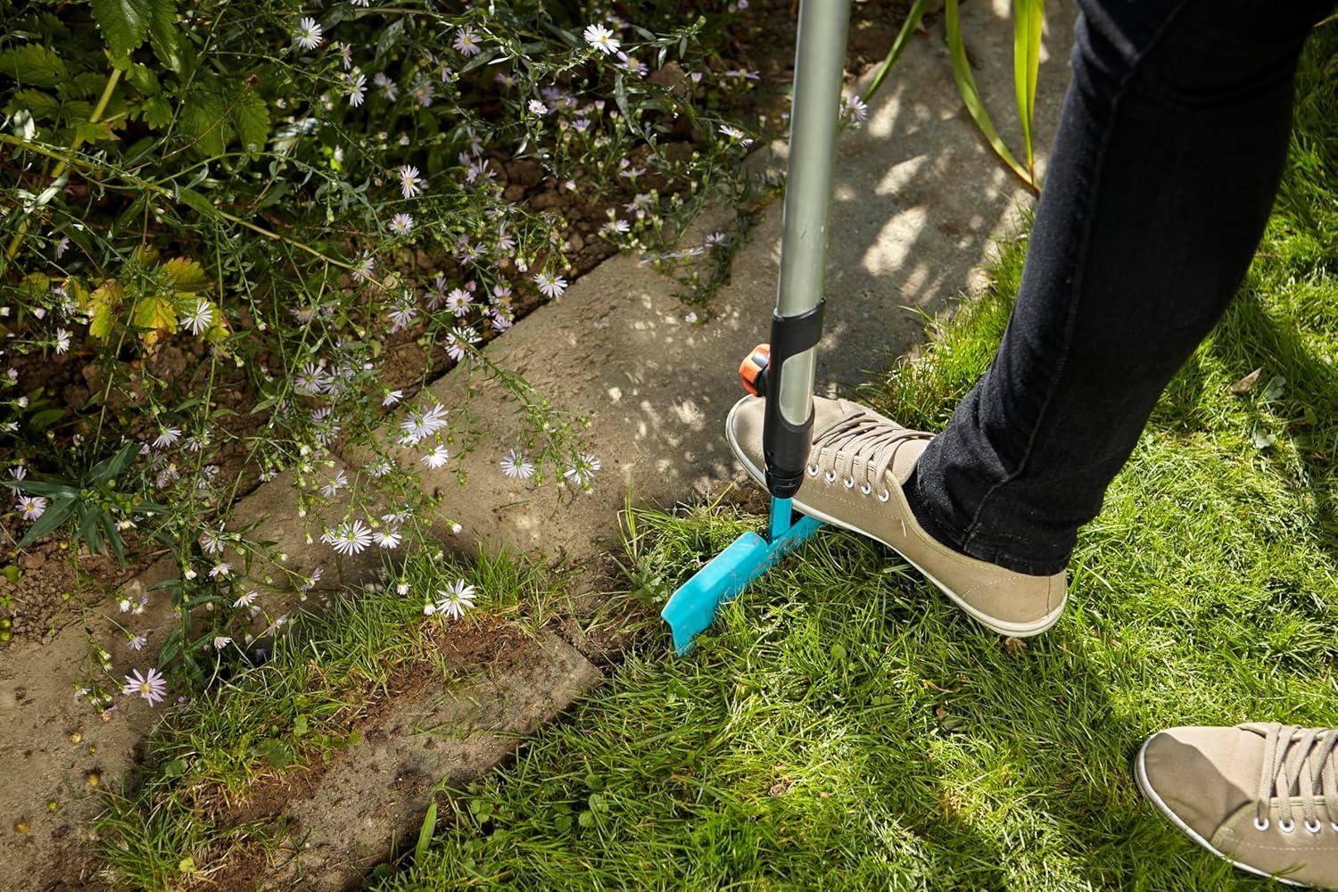 imageDresseBordures Combisystem de Gardena TailleBordures de pelouse Pratique avec Lame en Acier rsistant la Corrosion pour Tous Les Manches CS 314920Combisystem Coupebordure de pelouse