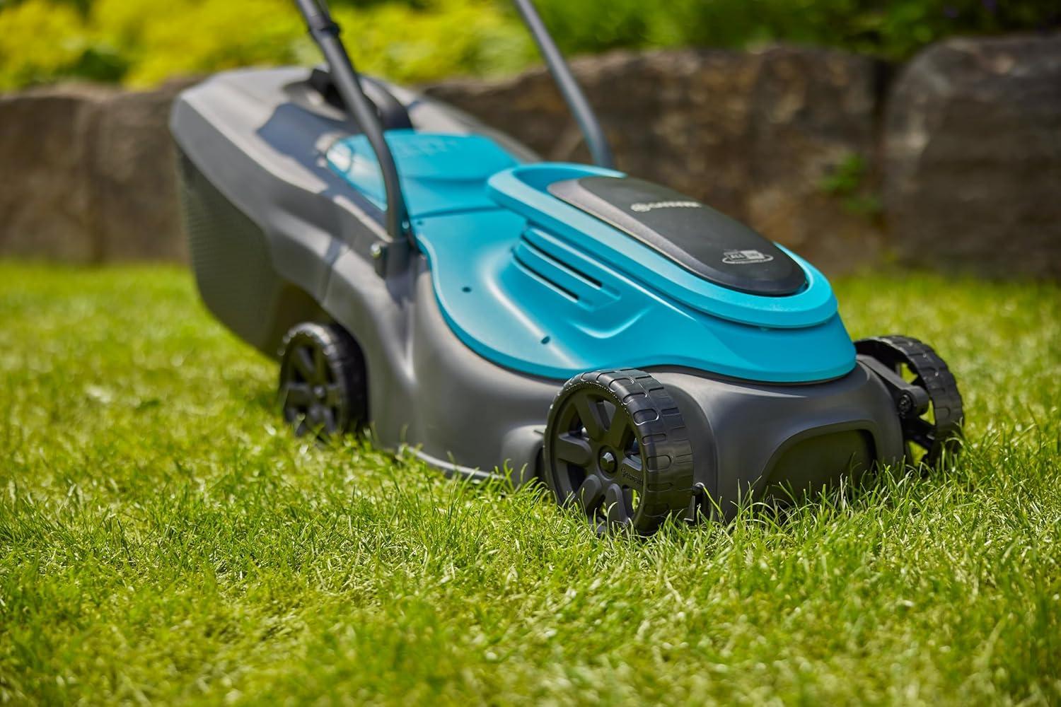 imageGardena 1463420 Tondeuse Gazon sans Fil Gardena Easymax 3218 V Prte lemploi Largeur de Coupe de 32 Cm Batterie Power for All Incluse Lgre et Maniable