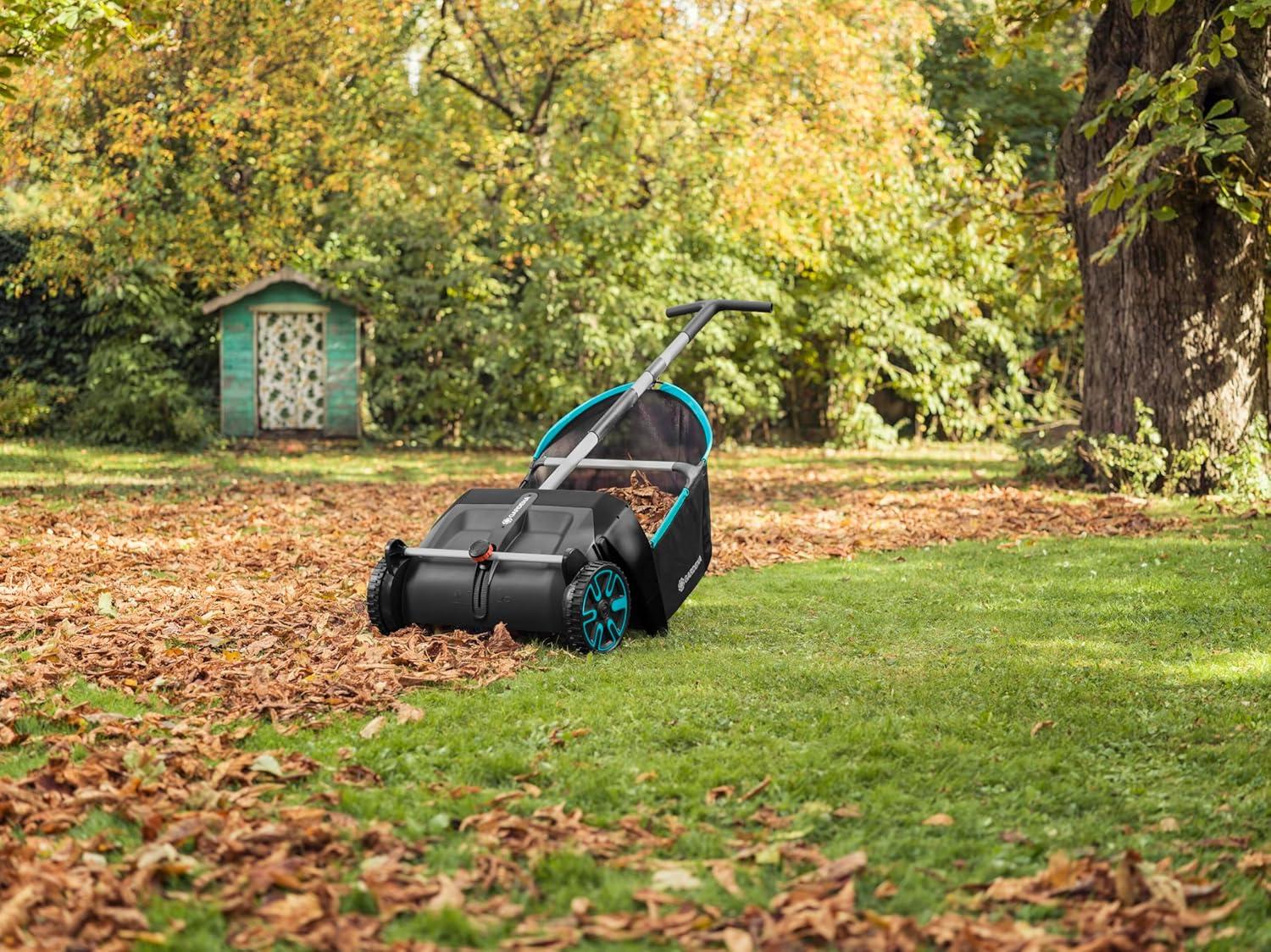 imageGardena Aspirateur de Feuilles et de pelouse Balayeuse mcanique pour Le Jardin avec Sac de Capture Amovible systme de brosses rotatives poigne Ergonomique Silencieux 356588