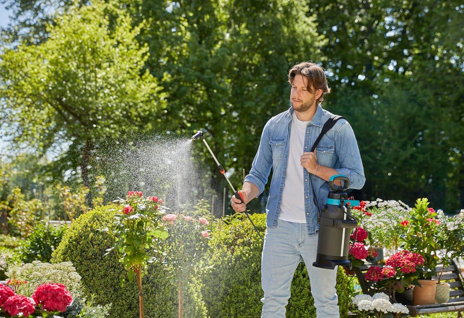 imagePulv press 5 l Comfort Gardena Pulv pressi et surface de marche intgre poigne de lance avec fonction de verrouillage bandouliresoupape de surpression 11130205l Plus