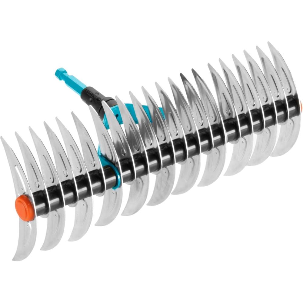 imageScarificateur sur Roues Combisystem Petit modle de Gardena scarificateur Main pour enlever la Mousse Largeur de Travail de 32 cm Roues Robustes pour faciliter Le Travail 339588Scarificateur 35 cm