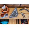 Gardena Cleansystem Brosse à manche dure flex : brosse pour nettoyer les surfaces peu sensibles, forme triangulaire, poils durs, raccord au manche Cleansystem, grandes surfaces (18814-20)