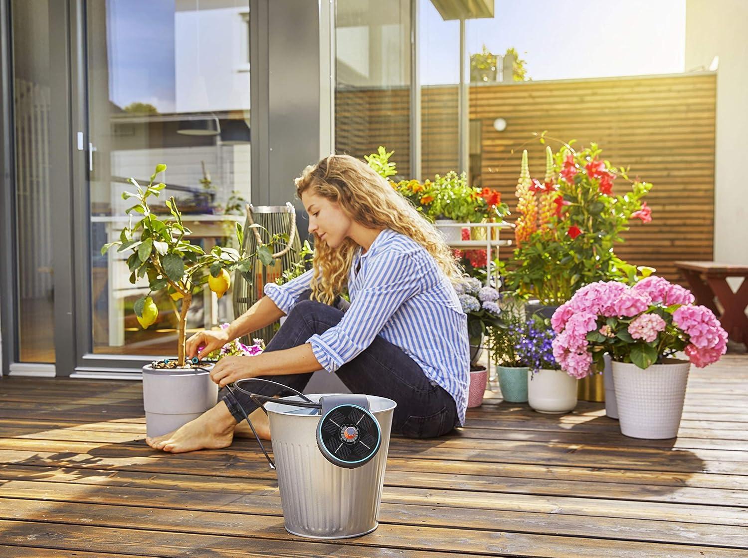 imageArrosoir automatique de vacances pour jardinage urbain Gardena kit darrosage de plantes arrosage de jusqu 36 plantes 126520Kit darrosage Solaire