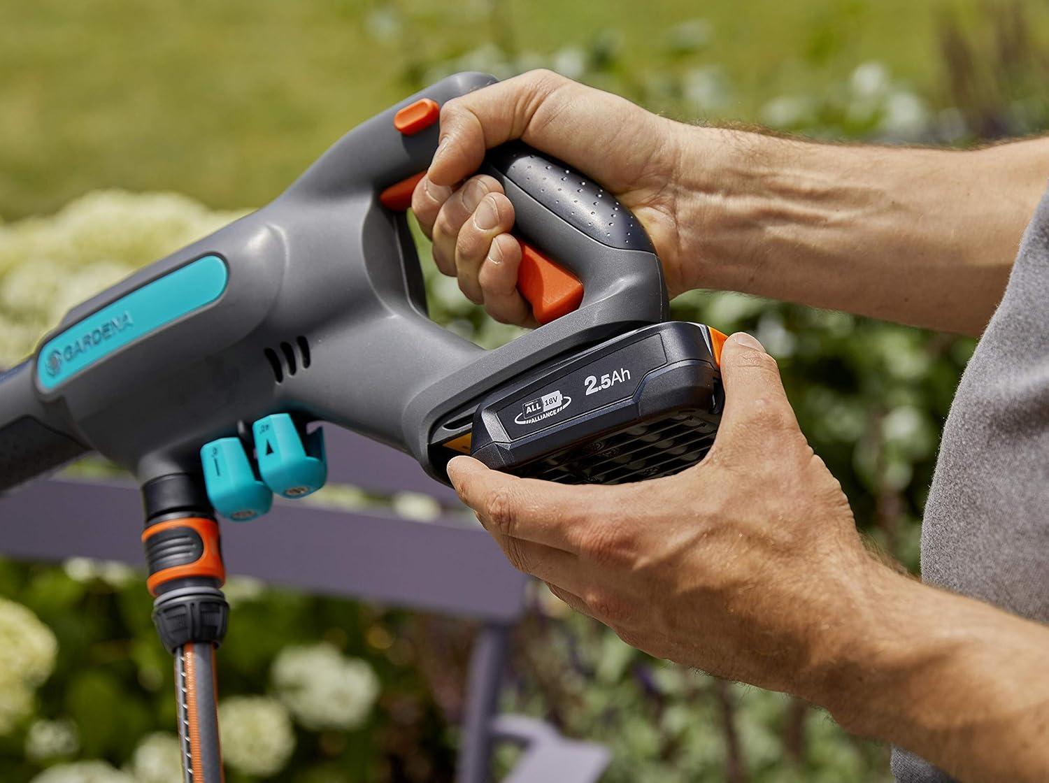 imageGardena Chargeur rapide AL 1830 CV Convient toutes les batteries du systme 18V POWER FOR ALL temps de charge de batterie 25 Ah de 60 minutes affichage LED de ltat de la batterie 149012018V2 0Ah Ladegert